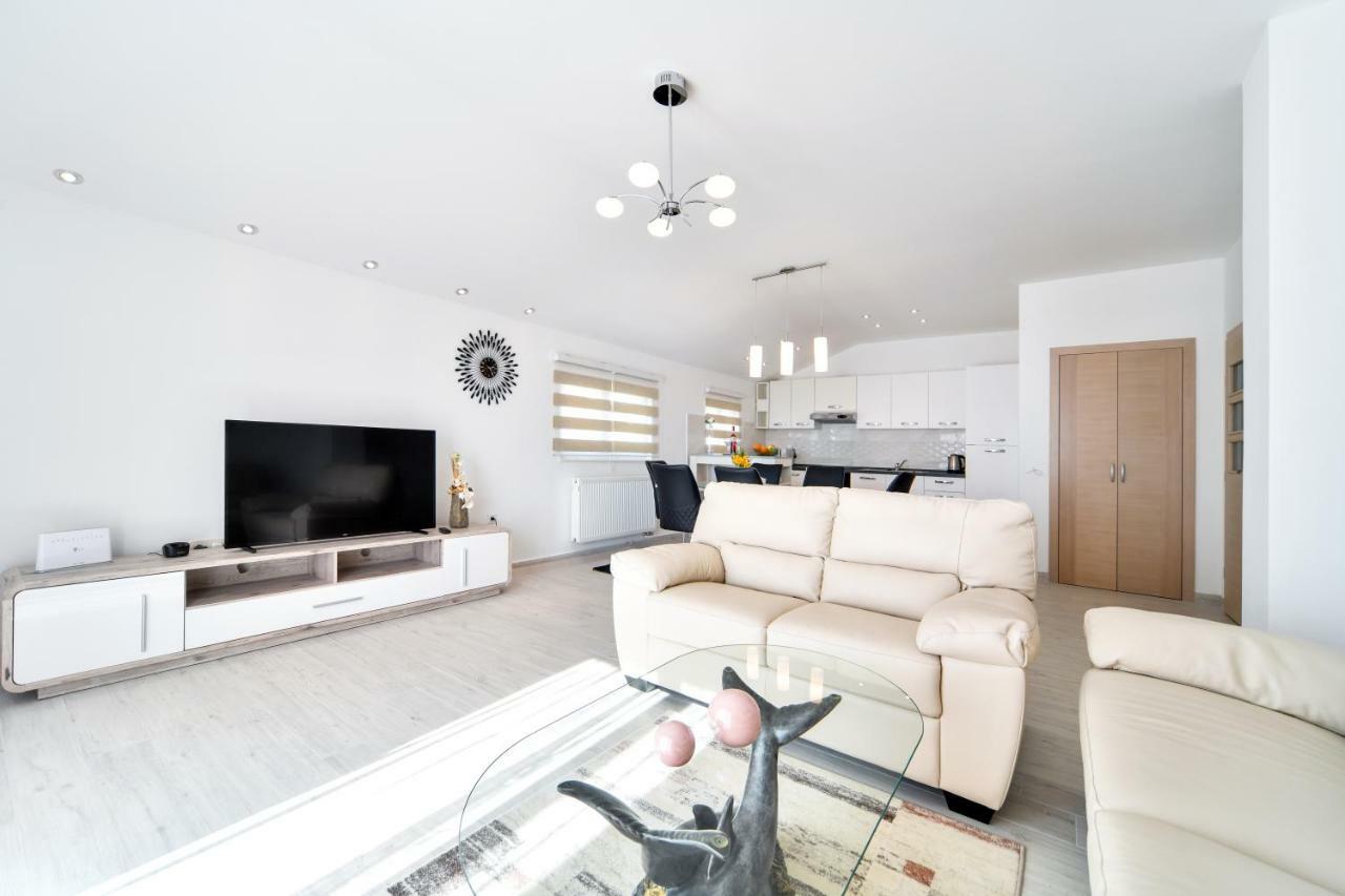 Hotel Apartman Novokmet-Crno Zadar Zewnętrze zdjęcie