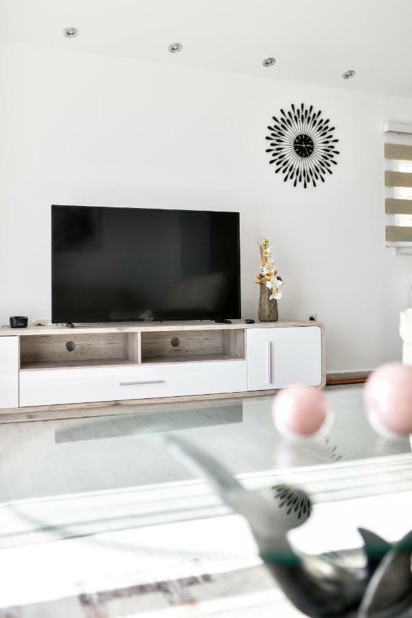 Hotel Apartman Novokmet-Crno Zadar Zewnętrze zdjęcie