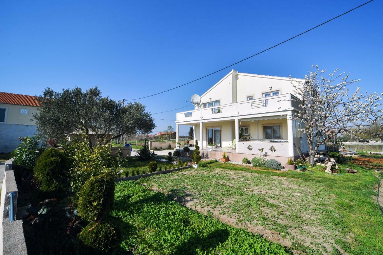 Hotel Apartman Novokmet-Crno Zadar Zewnętrze zdjęcie